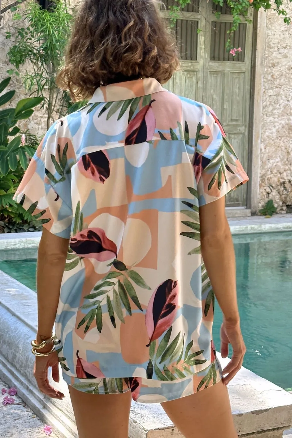 Mai Tai Hawaiian Print Button Up